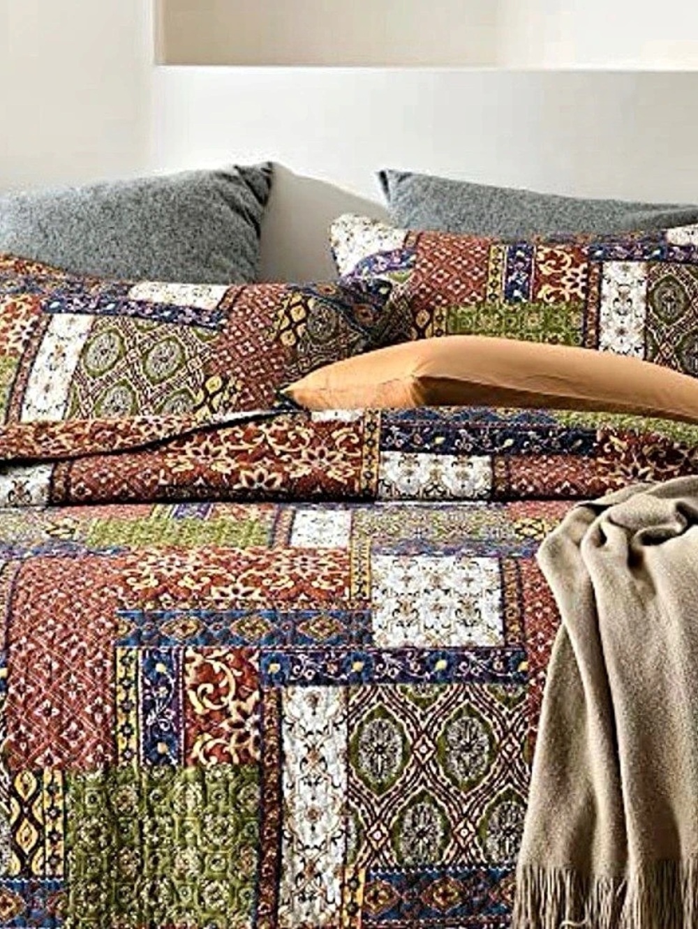 Multicolor Geometric Quilt - Picture 2 of 7